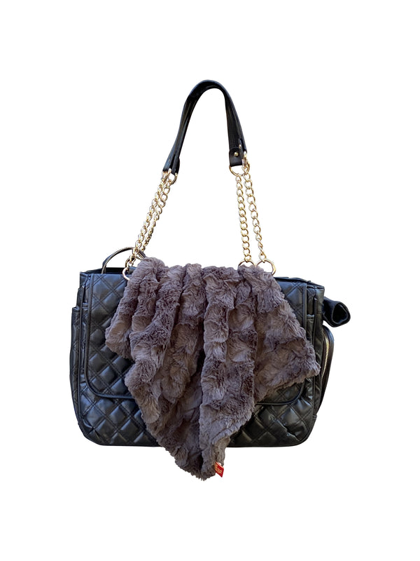 Carrier Square, Bella